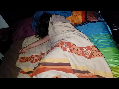 ❤️ Kasupoeg sõimab oma noort kasuema, kui ta magab. ️❌  Seks at us